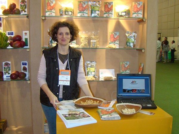 Interview with Angela Küster, co-founder of PlanetVegFoods, on biocyclic vegan agriculture & cashews from Brazil